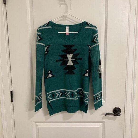 Green Tribal Print Sweater - Picture 1 of 3